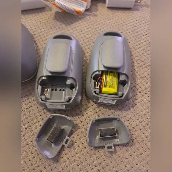 Vtech 2 Parent Units Digital Audio Baby Monitor with up to 1,000 ft of Range, Cr - Picture 6 of 12